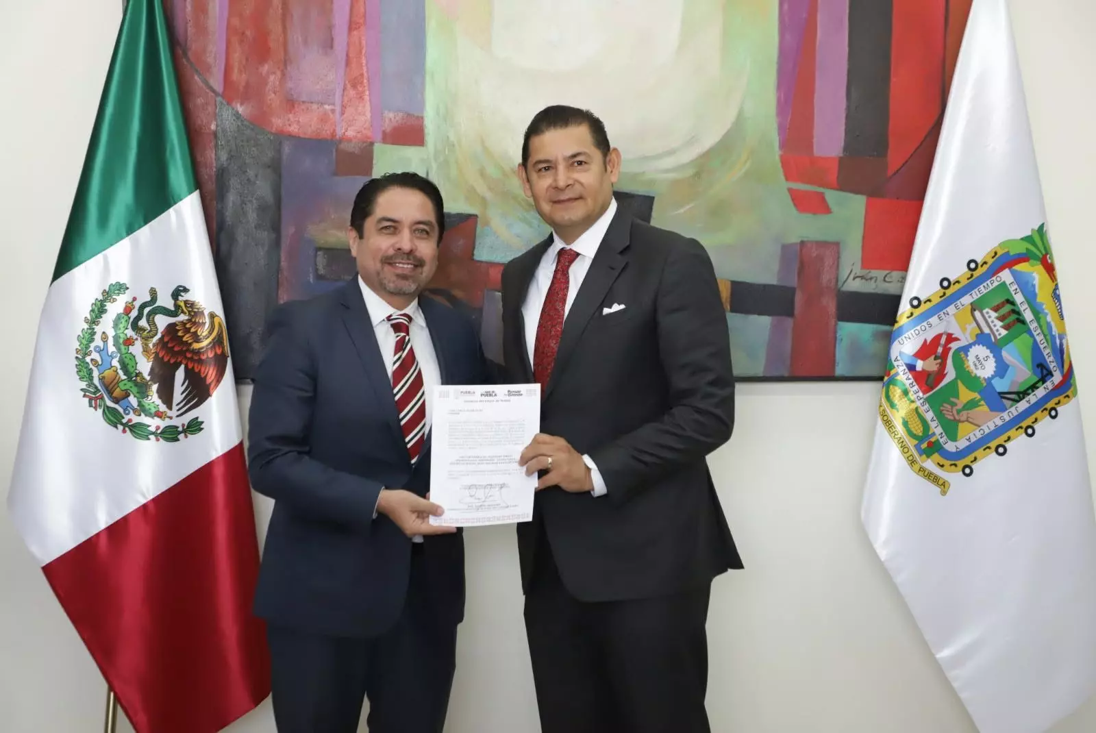 Carlos Ochoa Rodríguez nuevo director del DIF Estatal; Juan Carlos Valdez sume Subsecretaría de Egresos